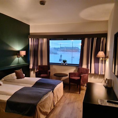 Vardo Hotel Bagian luar foto