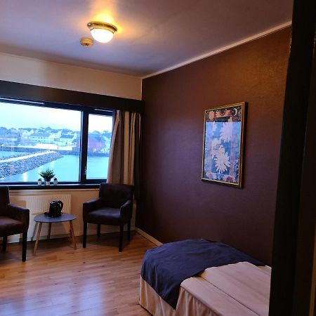 Vardo Hotel Bagian luar foto