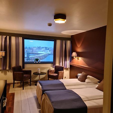 Vardo Hotel Bagian luar foto