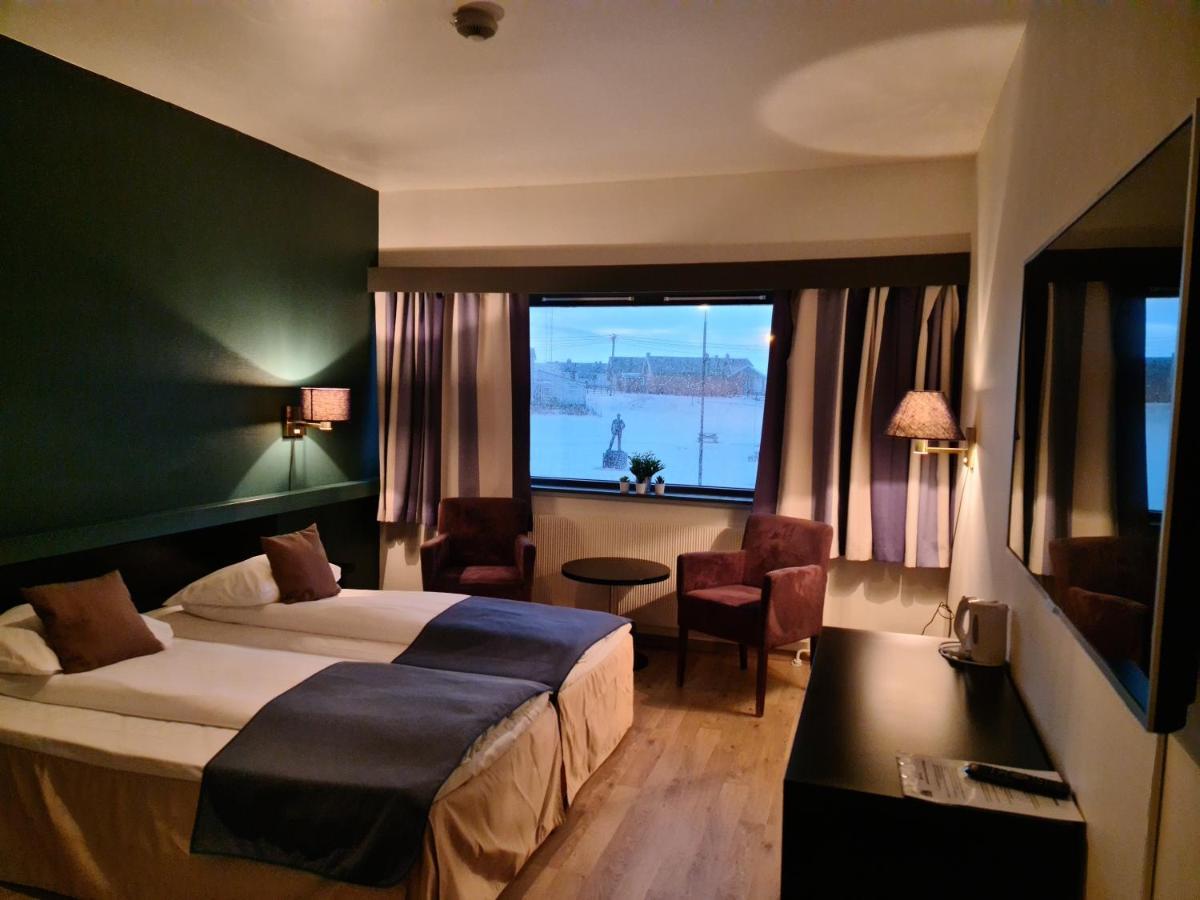 Vardo Hotel Bagian luar foto