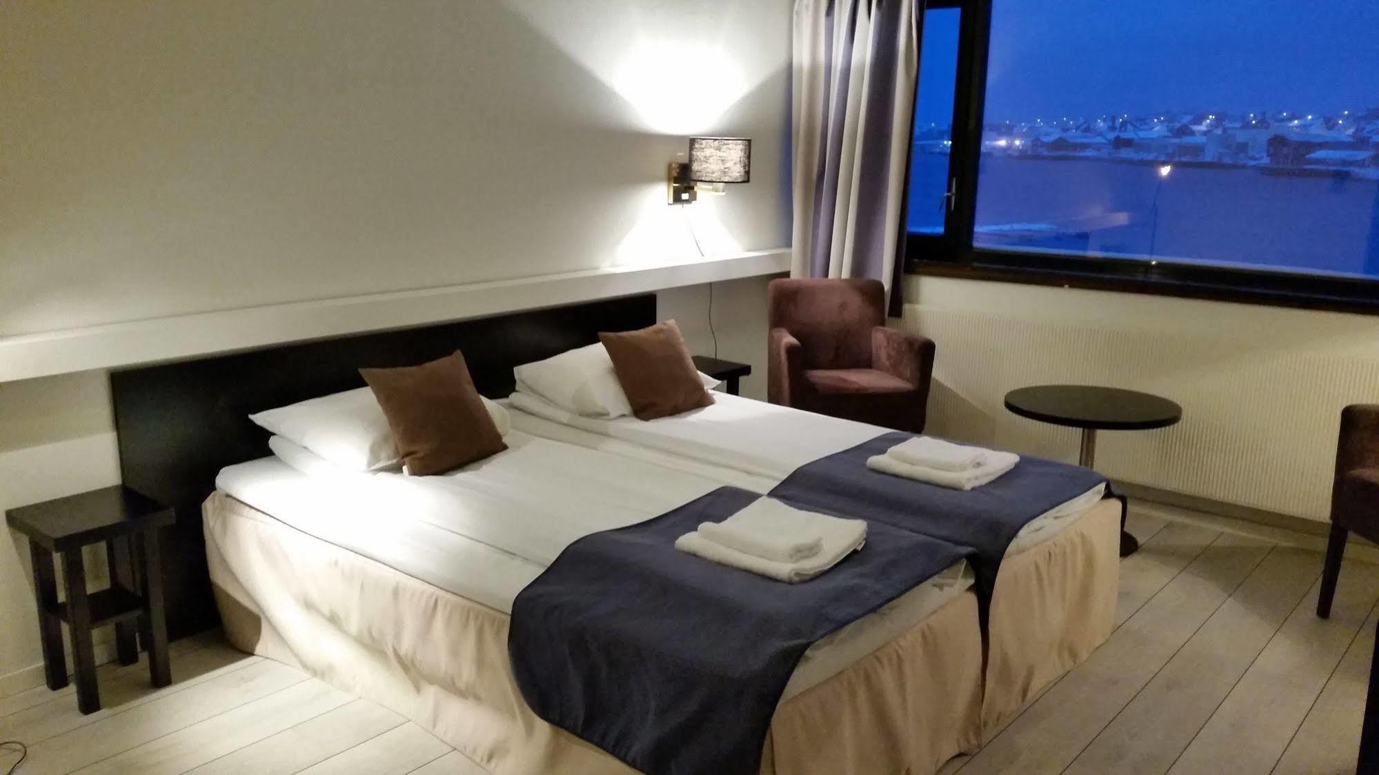 Vardo Hotel Bagian luar foto