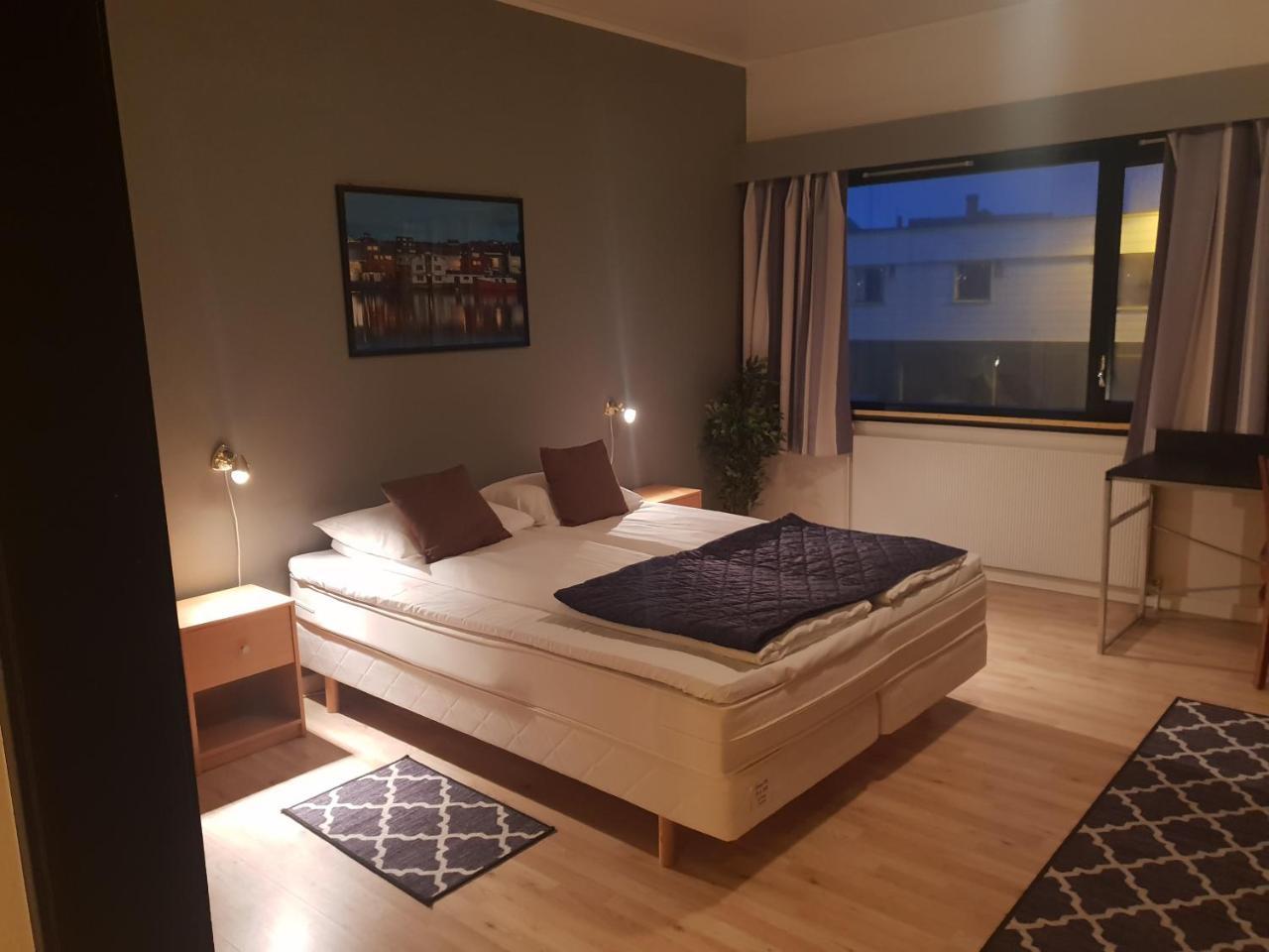 Vardo Hotel Bagian luar foto