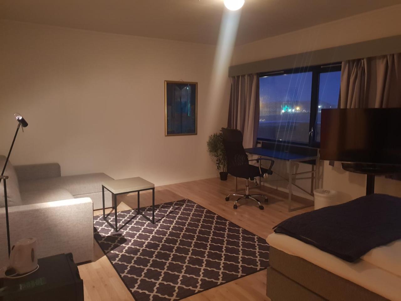 Vardo Hotel Bagian luar foto